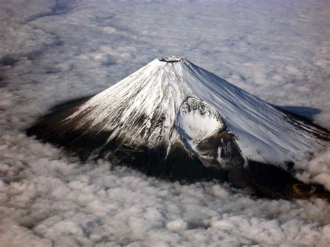 Is Mount Fuji Due For An Eruption? Historical Eruptions and Flows - TankenJapan.com