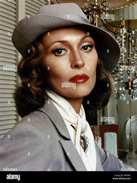 Faye Dunaway / Chinatown / 1974 directed by Roman Polanski Stock Photo - Alamy