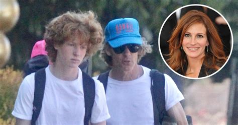 Julia Roberts' Husband Daniel And Son Phinnaeus Step Out: Photos ...