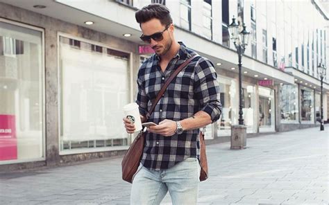 Top 4 Ways to Style Men's Flannel Shirts