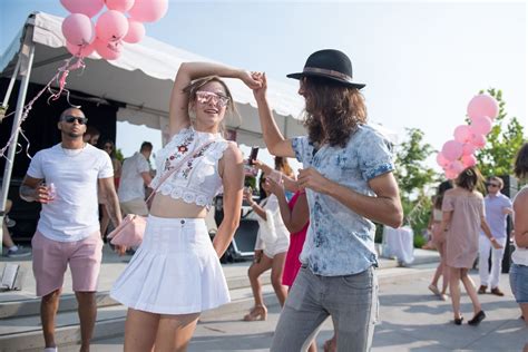 This Picnic Proved Rosé All Day Can Be More Than Just a Slogan - FASHION Magazine