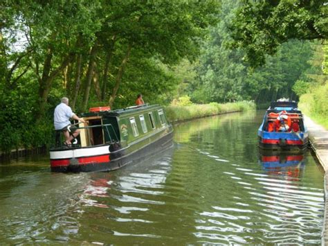 √ Stratford Upon Avon Canal Walk