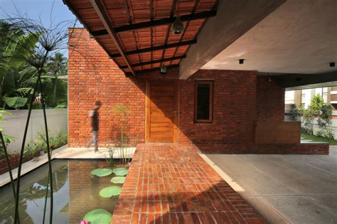 The Brick House / Srijit Srinivas Architects | ArchDaily