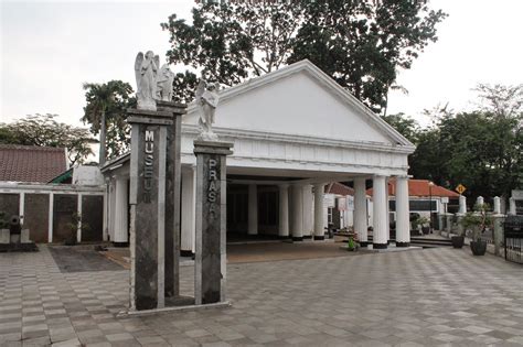 60 Museum Jakarta: Museum Prasasti (Jakarta Pusat)