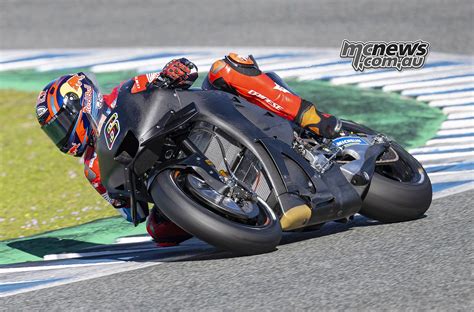 Stefan Bradl seen testing RC213V Honda MotoGP machine at Jerez | MCNews