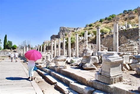 Ephesus Ancient Ruins :: 5 Reasons to Visit - Louise's travel blog Ancient Ruins, Ancient Cities ...