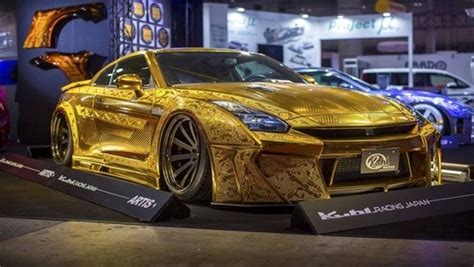 Dubais Love For Gold-Plated Cars!