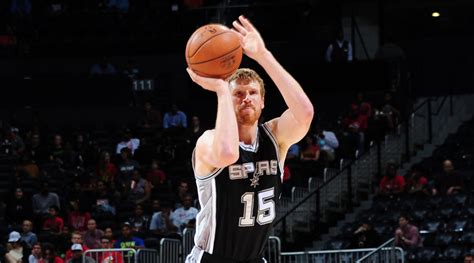 Spurs retire Matt Bonner's flannel shirt in locker room - Sports ...