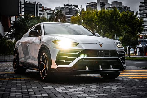 Lamborghini Urus White on Behance