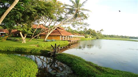 5 Best Luxury Honeymoon Resorts in Kerala - Luxotic Holidays