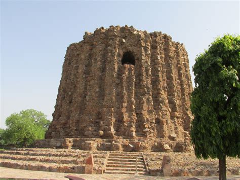 Indian Columbus: Alai Minar - Qutb Minar Complex, Delhi