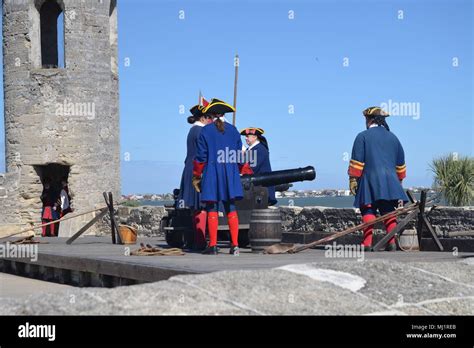 Castillo de San Marcos-Cannon Firing Reenactment-3 Stock Photo - Alamy