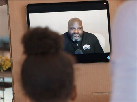 Shaq 'hid' inside pizza boxes to promote Papa John's XL pie | Ad Age