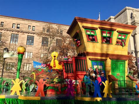 TV Alert: Sesame Street at Macy's Thanksgiving Day Parade | Muppet Central Forum