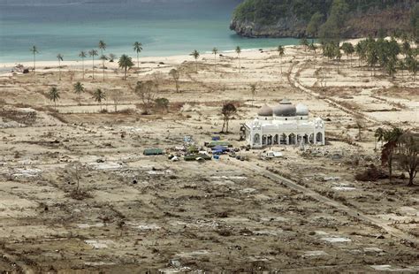 Bildstrecke - Tsunami in Indonesien 2004