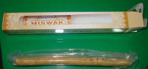 Miswak Holder (with One Sewak) – Islamic Shopping Network