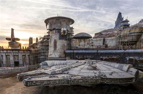 Disney Reveals First Image From Disneyland's Star Wars: Galaxy's Edge ...