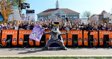 Could ESPN’s ‘College GameDay’ Visit JMU in 2019? – JMU Sports News