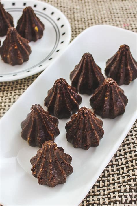 Chocolate Modak Recipe - Spice Up The Curry