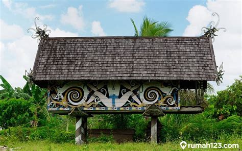 5 Rumah Adat Suku Dayak di Kalimantan dan Keunikannya