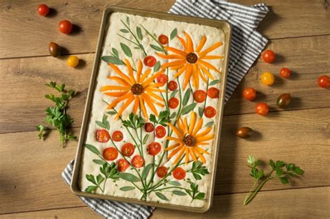 How To Make Focaccia Art With Vegetables and Herbs - Farmers' Almanac ...