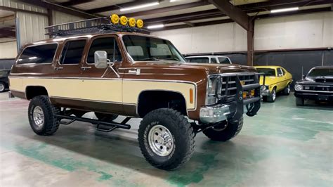 Lifted 1979 Chevy Suburban Is an Off-Road Guardian, Will Take You Places Smiling - autoevolution