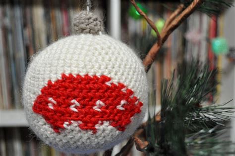 Geek Art Gallery: Crafts: 8-Bit Ornaments