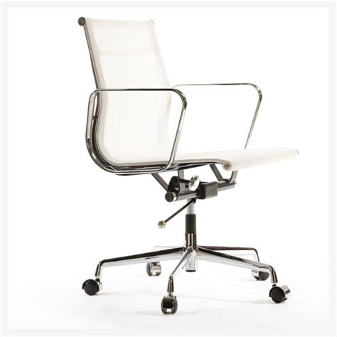 Modern Eames Low Back Mesh Office Chair in Sleek Black - Luxe Furnishes