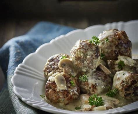 Meatballs with white wine mushroom sauce - Cookidoo® – the official Thermomix® recipe platform