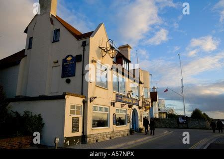 The Rising Sun Warsash Hampshire Stock Photo - Alamy