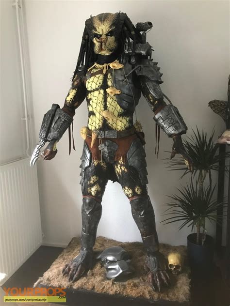 Predator Life Size Predator Statue replica movie prop