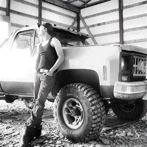 I want the guy and the truck | Hot country boys, Senior pictures boys, Senior boys