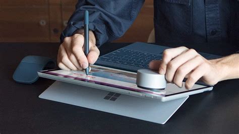 Microsoft Surface Pen Platinum Model 1776 (EYU-00009)