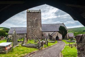 Llangennith, St Ceyndd Church, Gower - History, Travel, and accommodation information