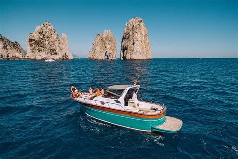 Capri Island Small Group Boat Tour from Naples 2024