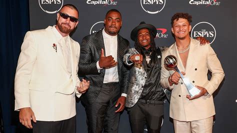 Chiefs' Travis Kelce finally gets mic during ESPYs after failed White ...