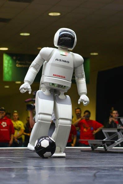 ASIMO Humanoid-Robot - RoboTronicsPro