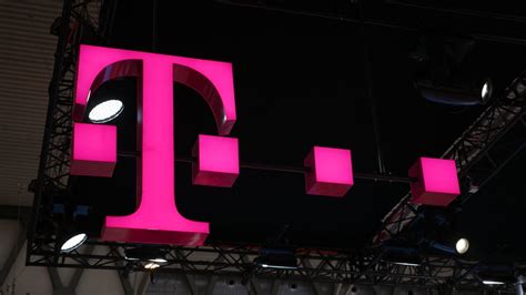 T-Mobile launches unconventional 5G smartphone plans for small ...