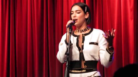 Dua Lipa - IDGAF (Acoustic Version on Live - Versión Acústica en Vivo) - YouTube