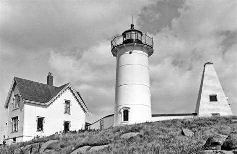 Cape Neddick (Nubble) Lighthouse, Maine at Lighthousefriends.com