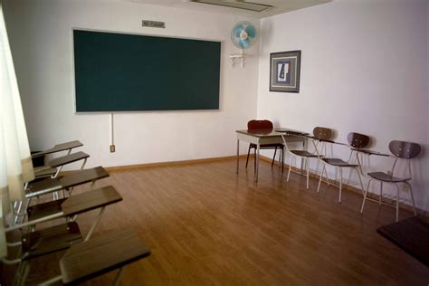 Salón de clases. | Home decor, Furniture, Room