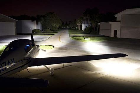 Whelen HID Landing Lights for Cirrus SR20, SR22, SR22T HID Landing Lights