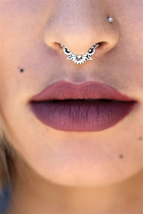 150 Septum Piercing Ideas and FAQs (Ultimate Guide 2019) | Septum piercing, Piercing ideen, Piercing