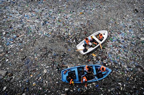 The 10 most insane images of plastic suffocating our oceans
