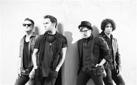 Cover Story: Fall Out Boy : Illinois Entertainer