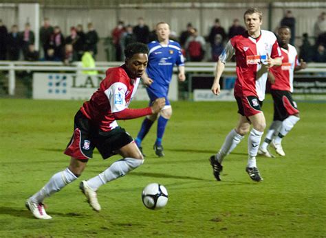 14 Impressive Soccer Action Shots