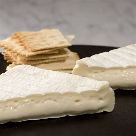 Robiola Bosina | Gourmet recipes, Gourmet cheese, Food