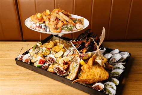 Is This Crazy Feast The Biggest Seafood Platter In Perth? | So Perth