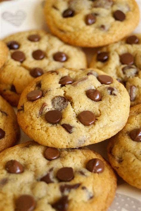 EASY Homemade Chocolate Chip Cookies - delicious for when a cookie crav ...