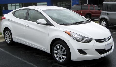 File:2011 Hyundai Elantra GLS -- 03-24-2011 2.jpg - Wikimedia Commons